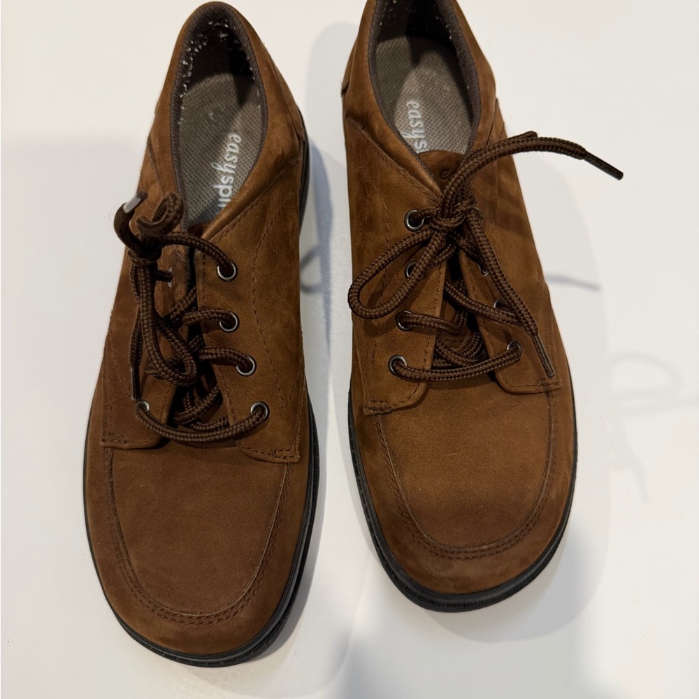 Easy Spirit womens Brown Suede Chukka Lace-Up Boots
